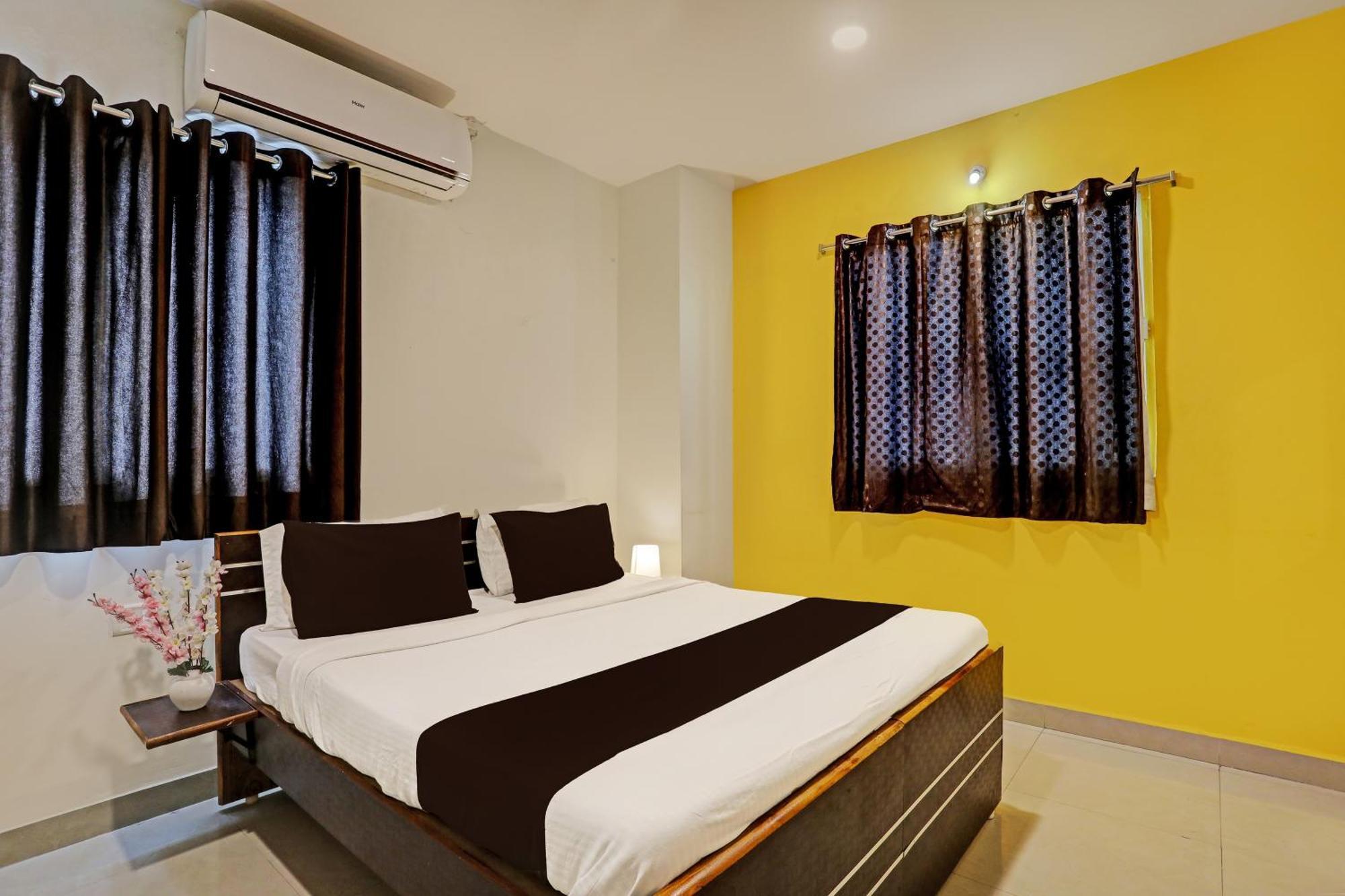 Capital O Saharsh Grand Near Shilparamam Hyderabad Exterior foto