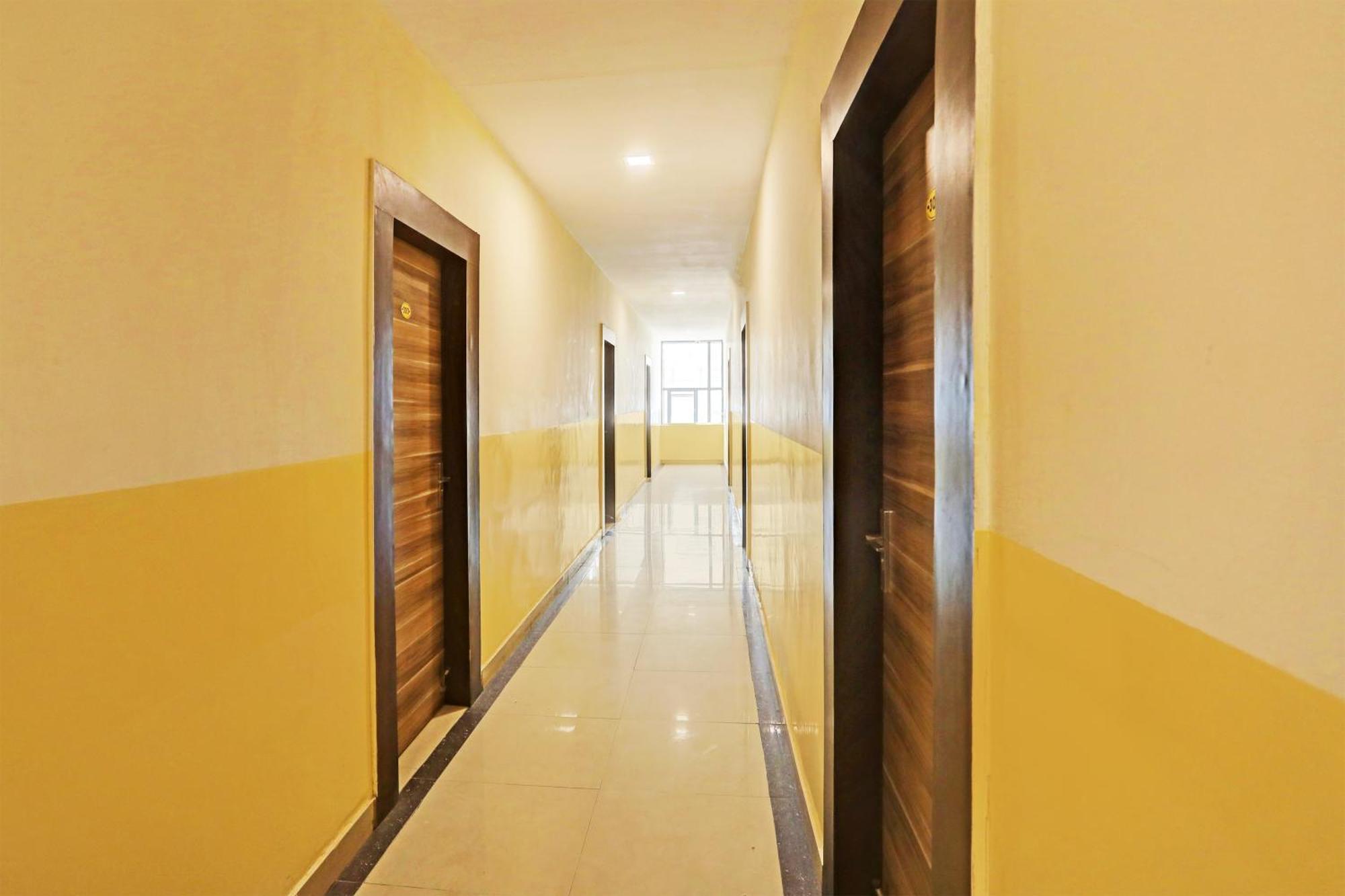 Capital O Saharsh Grand Near Shilparamam Hyderabad Exterior foto